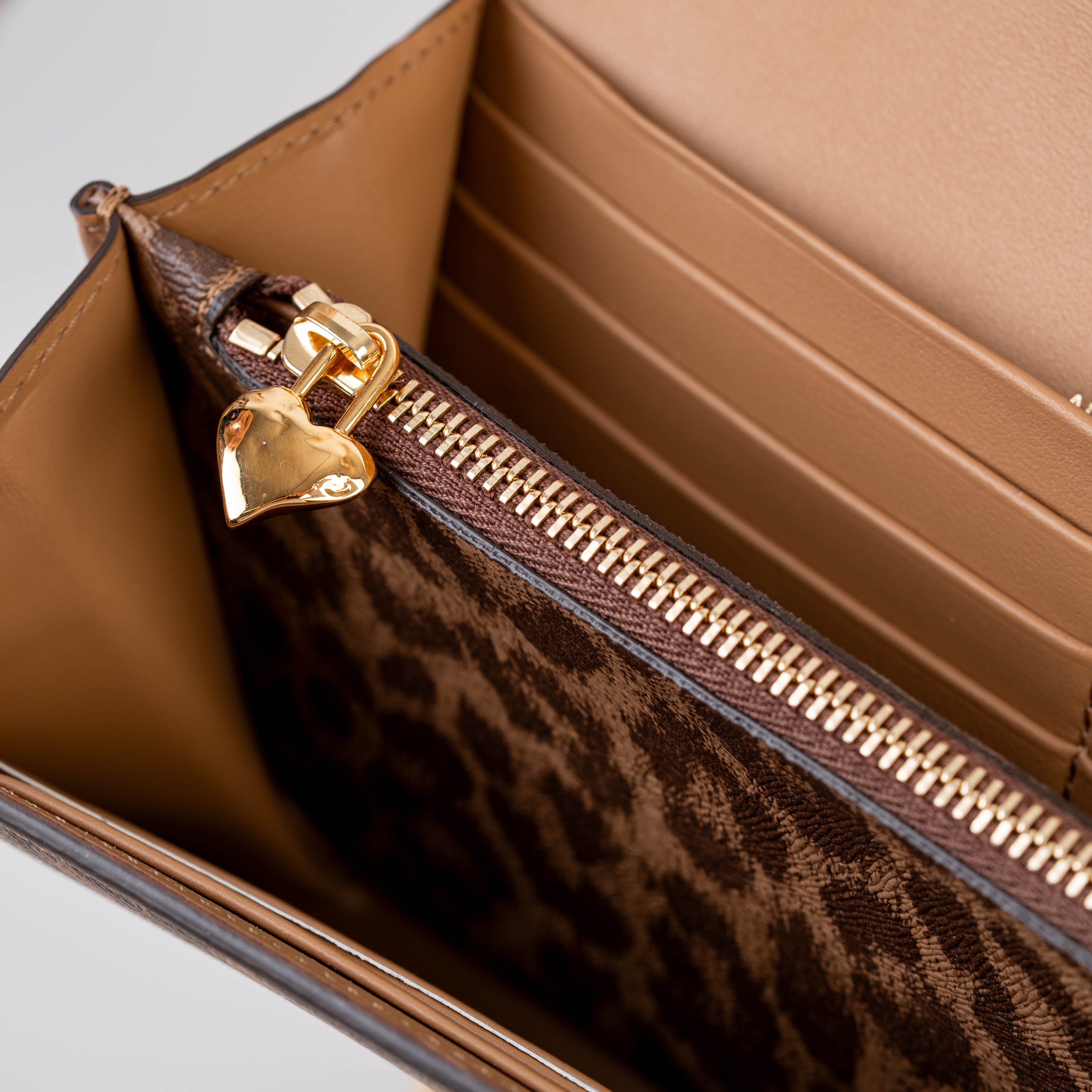 Portafoglio Benzinaia con catena